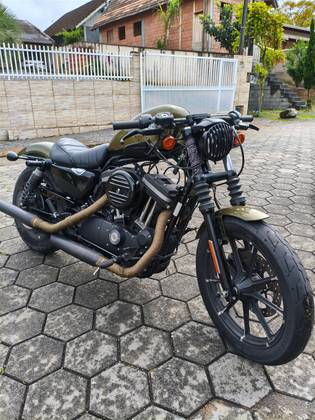 HARLEY-DAVIDSON SPORTSTER IRON 883 